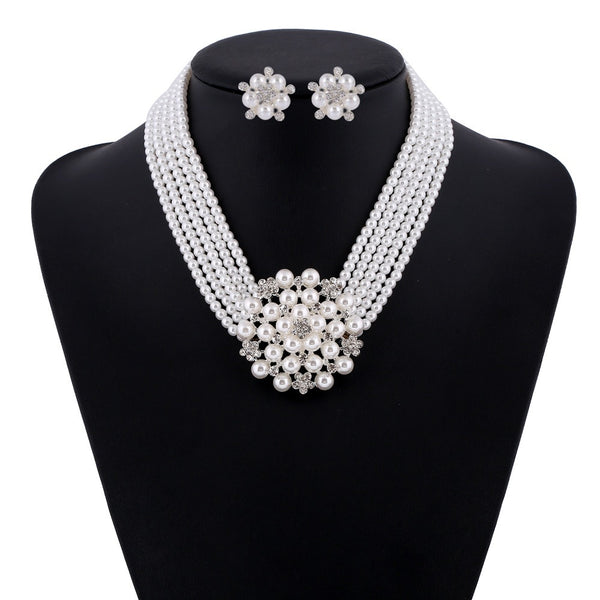 Hot selling light luxury bridal jewelry, fashionable and stylish, with diamond inlaid flower pearl set necklace and necklace accessories
